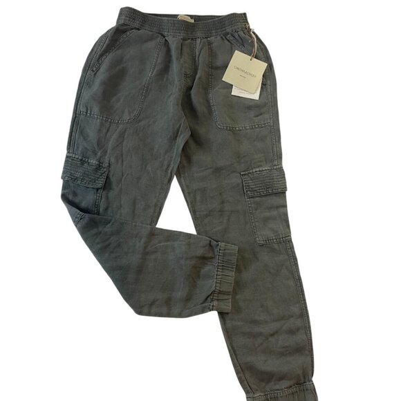 Cynthia Rowley Denim - Cnthia Rowley. Elegant and comfortable pants. Color green. Size XS. NWT.